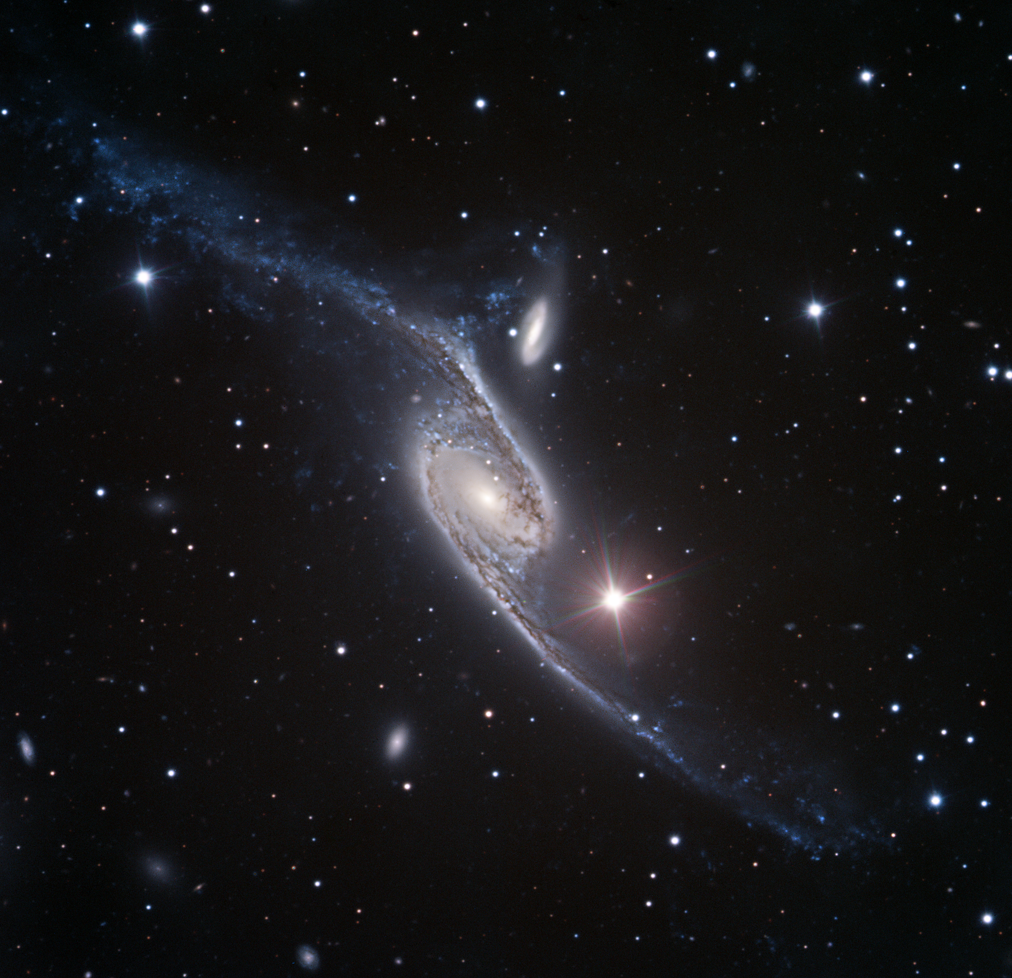 Unveiling The Condor Galaxy: A Deep Dive into NGC 6872